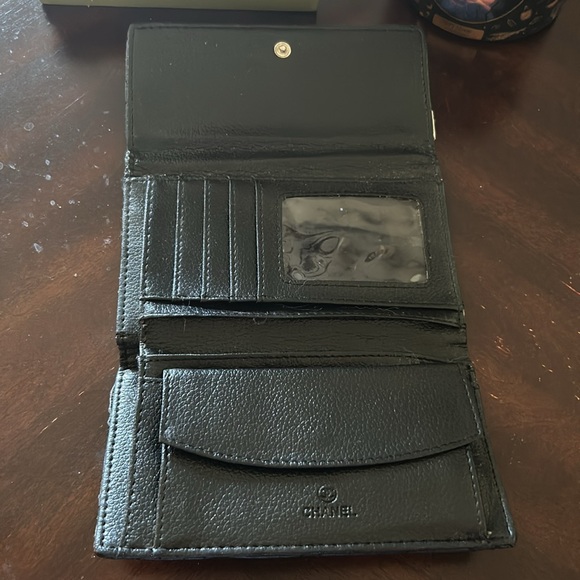 Vintage CHANEL Wallet - Picture 2 of 5